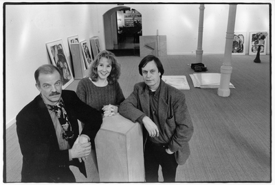 351148 Afbeelding van de initiatiefnemers van het nog te openen architectuurcentrum Aorta (Achter de Dom 14) te ...